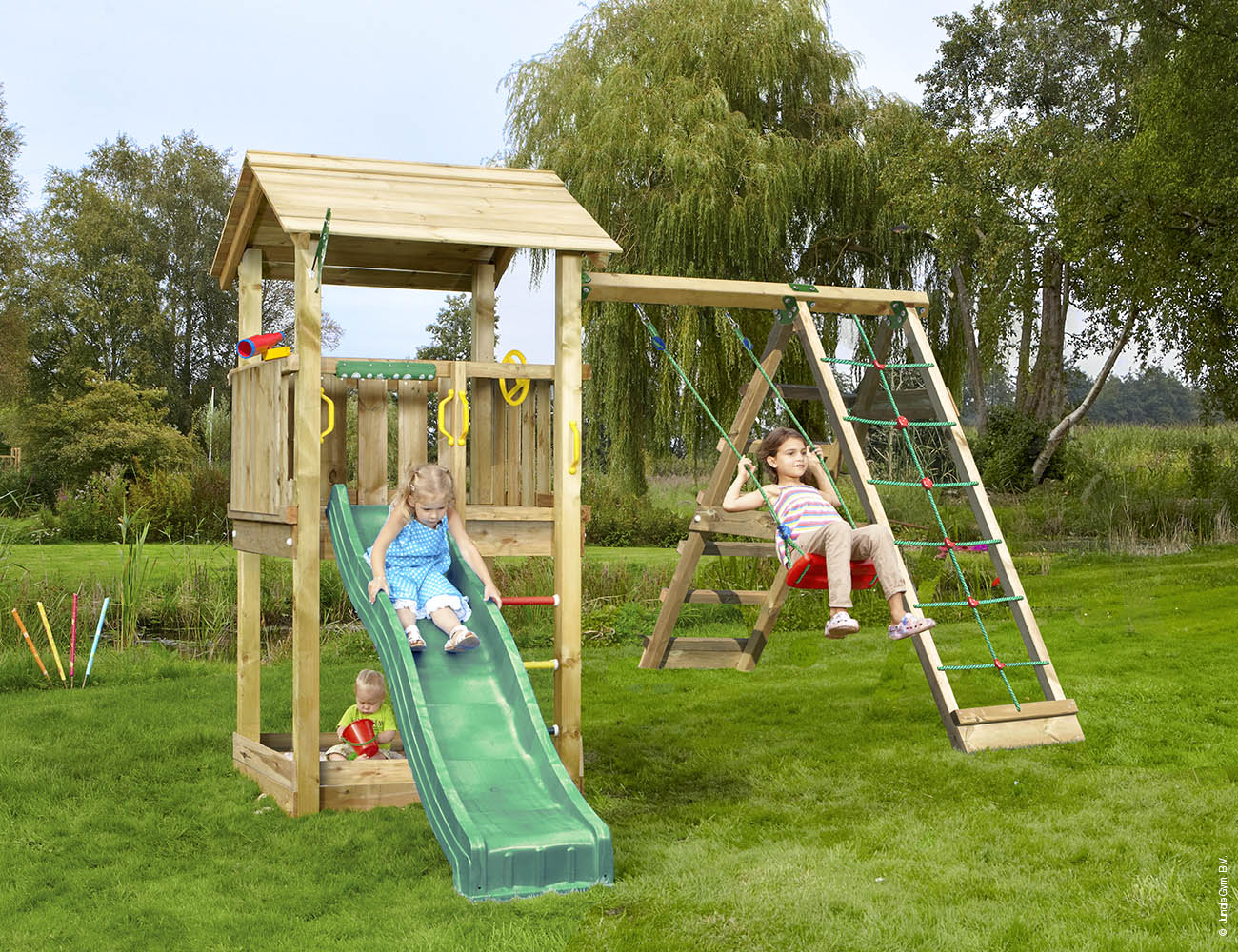 jungle-gym-casa-casa-gioco-in-legno-con-altalena-e-rete-di-arrampicata image 1
