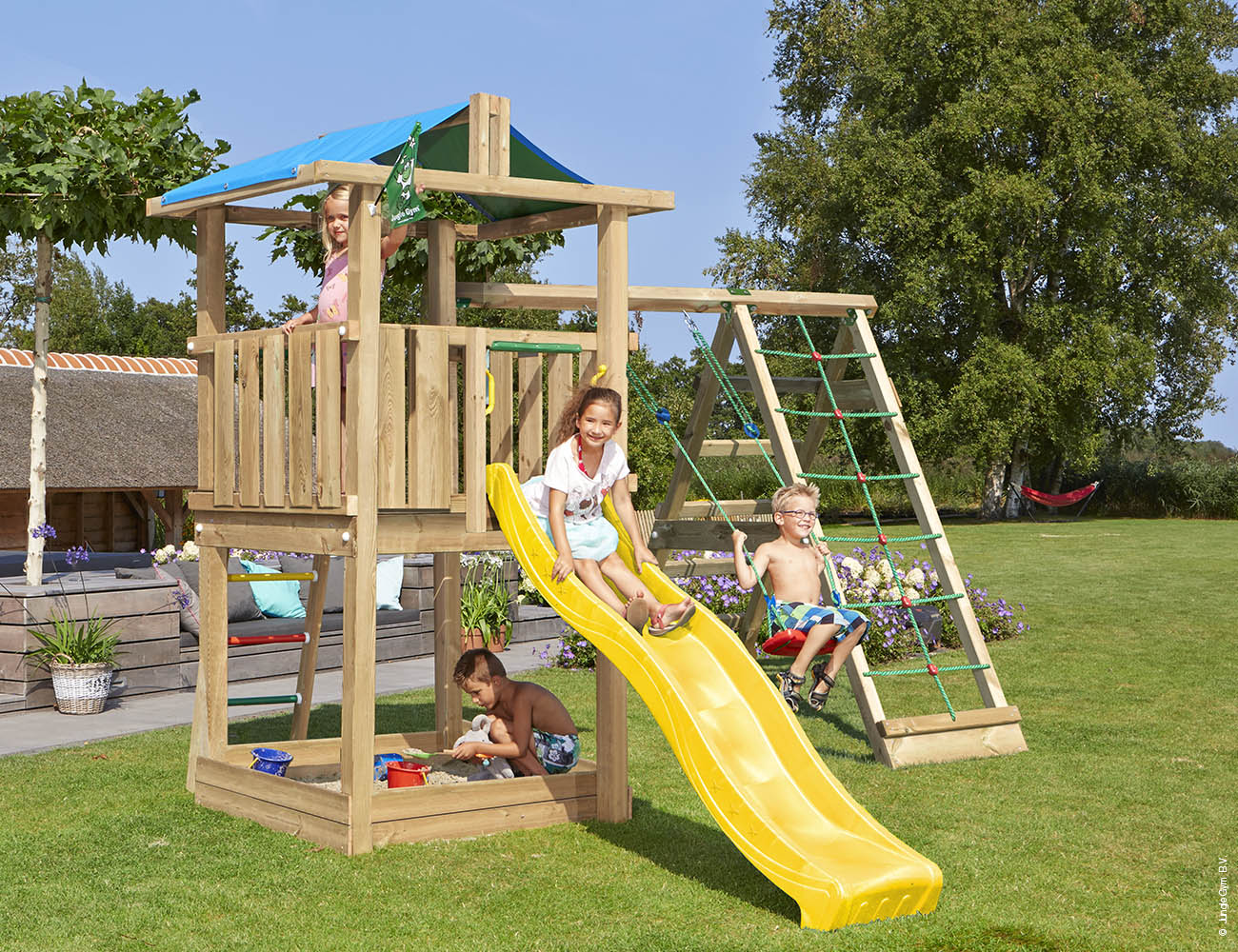 jungle-gym-jungle-hut-castello-arrampicata-in-legno-con-scivolo-altalena-e-rete- image 8